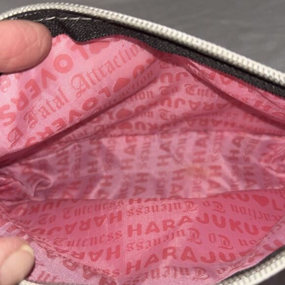 ❤️ Harajuku Lovers zipper wristlet/cosmetic case - Picture 3 of 3